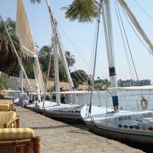Private Layover Tour to Pyramids, Sphinx, and Nile Felucca Cruise